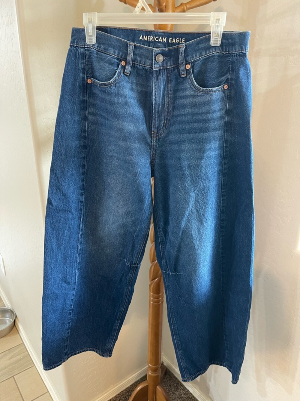American Eagle Dreamy Drape Barrel Jeans Size 6 High Rise Wide Leg